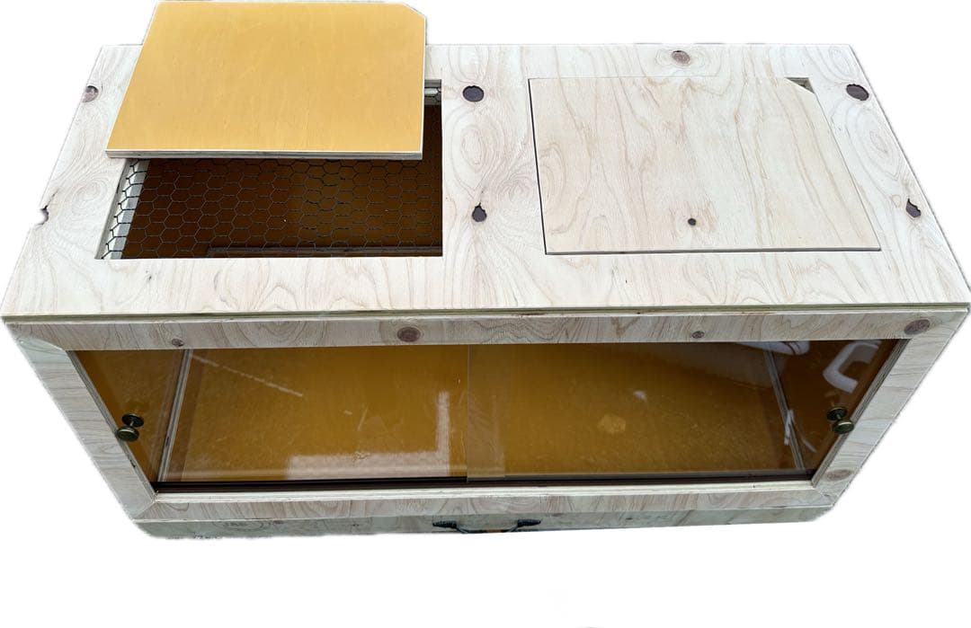 爬虫類飼育ケージ