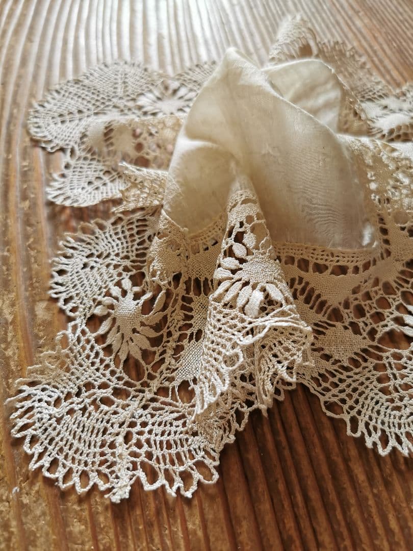 アンティークマルチーズレース フラワーボビン＆クロシェ編 シルク スクエアクロス