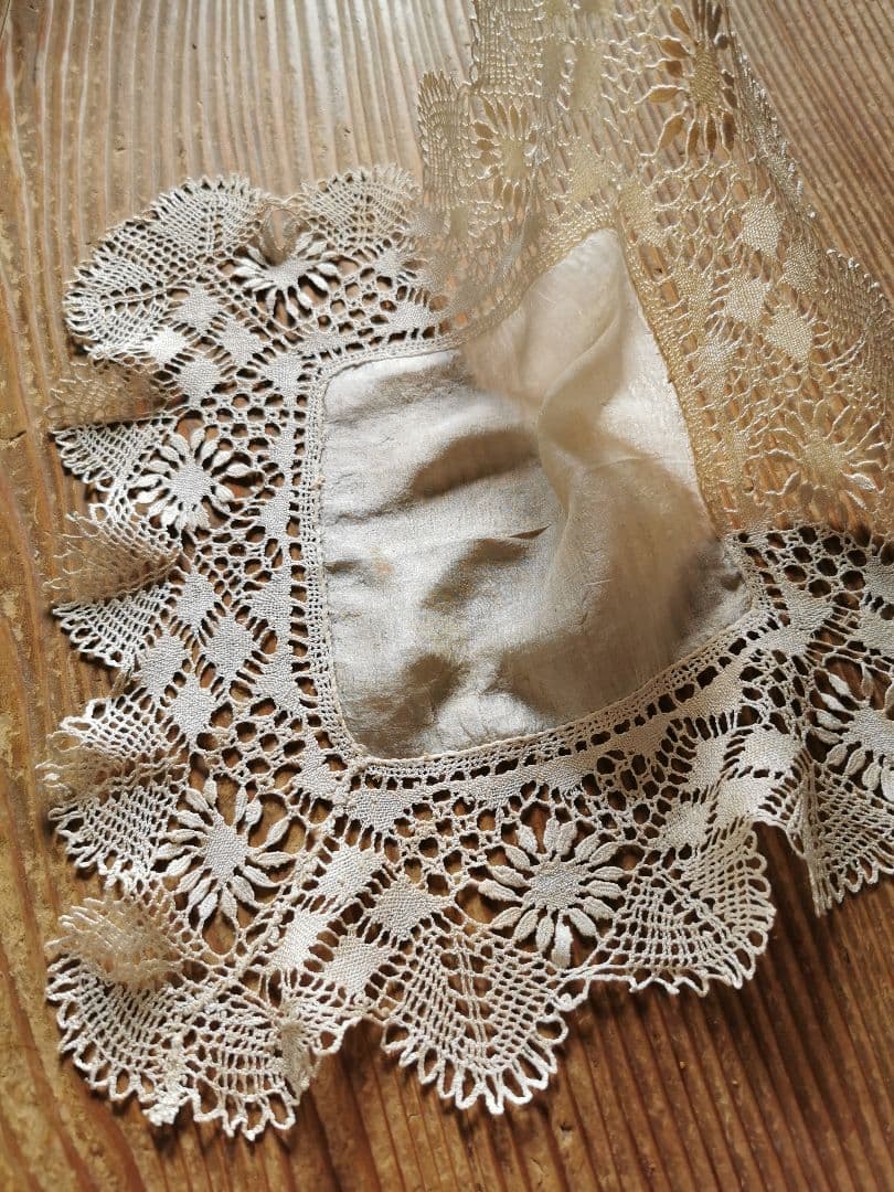 アンティークマルチーズレース フラワーボビン＆クロシェ編 シルク スクエアクロス