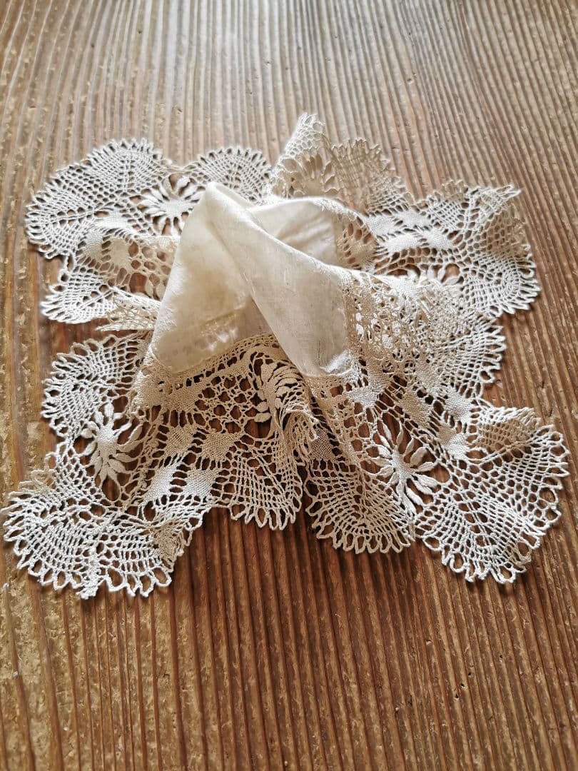 アンティークマルチーズレース フラワーボビン＆クロシェ編 シルク スクエアクロス