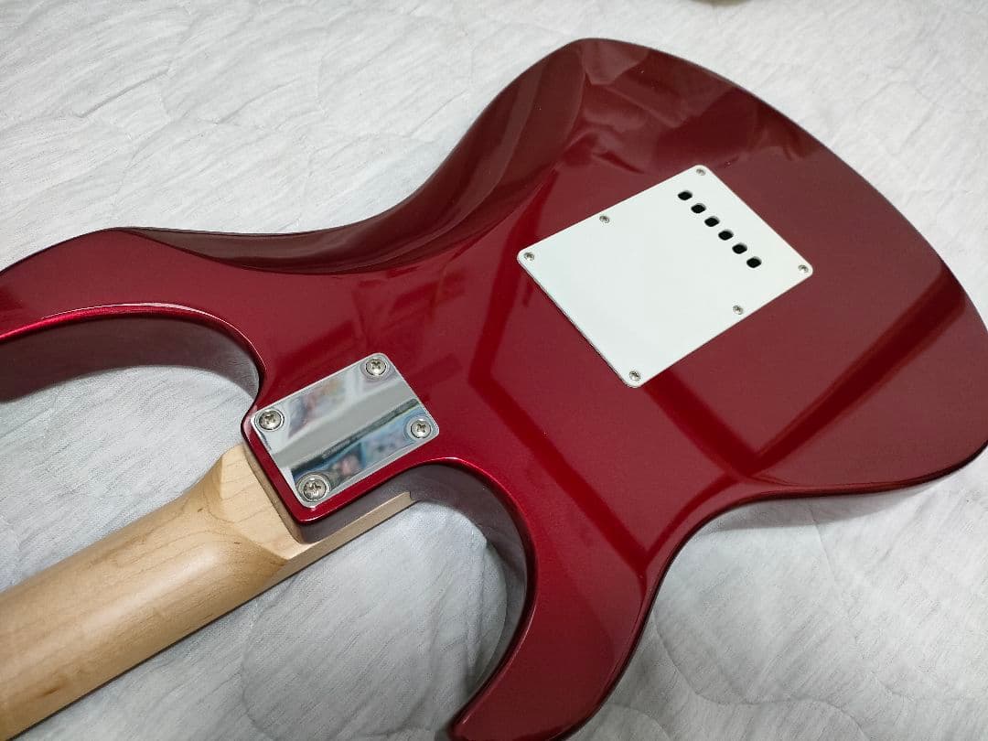 Yamaha PACIFICA 012 エレキギター