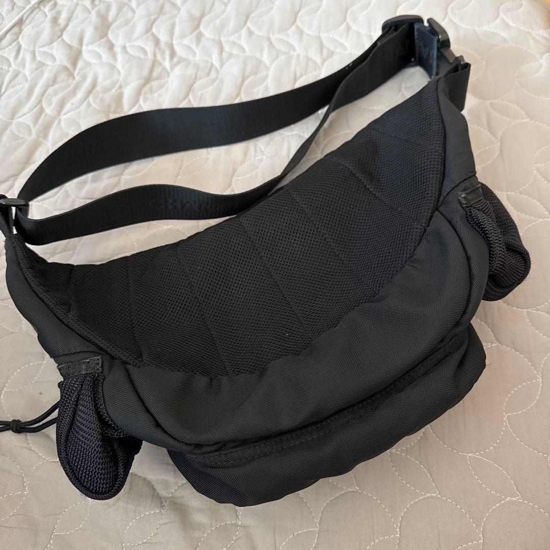 シャネル　スポーツライン　ボディバッグ　ショルダーバッグ　希少品