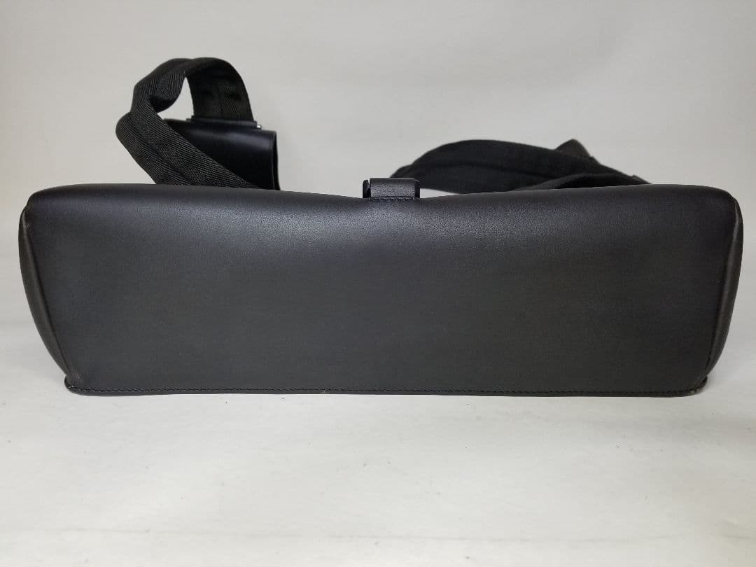 PRADA プラダ ショルダーバッグ レザー 本革 ブラック