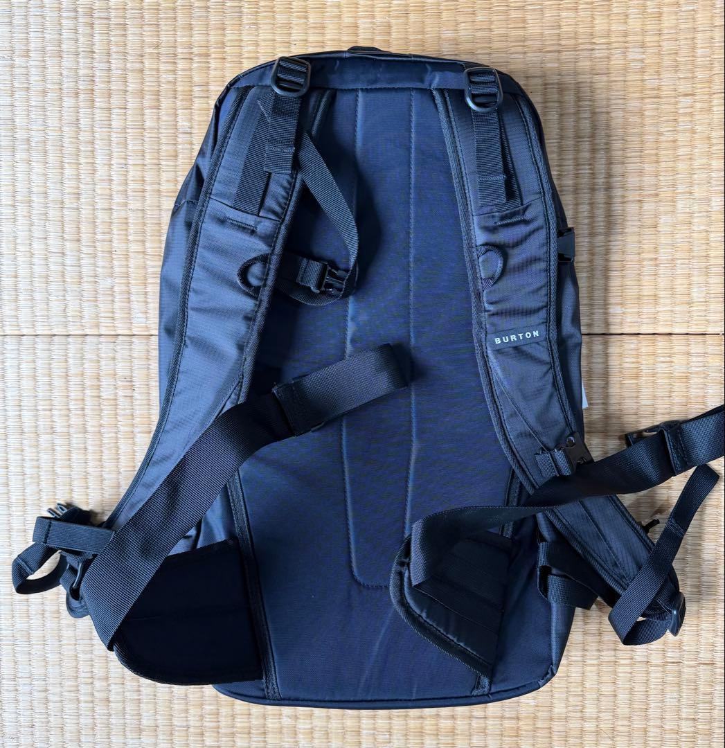 Burton サイドヒル 18L バックパック 黒