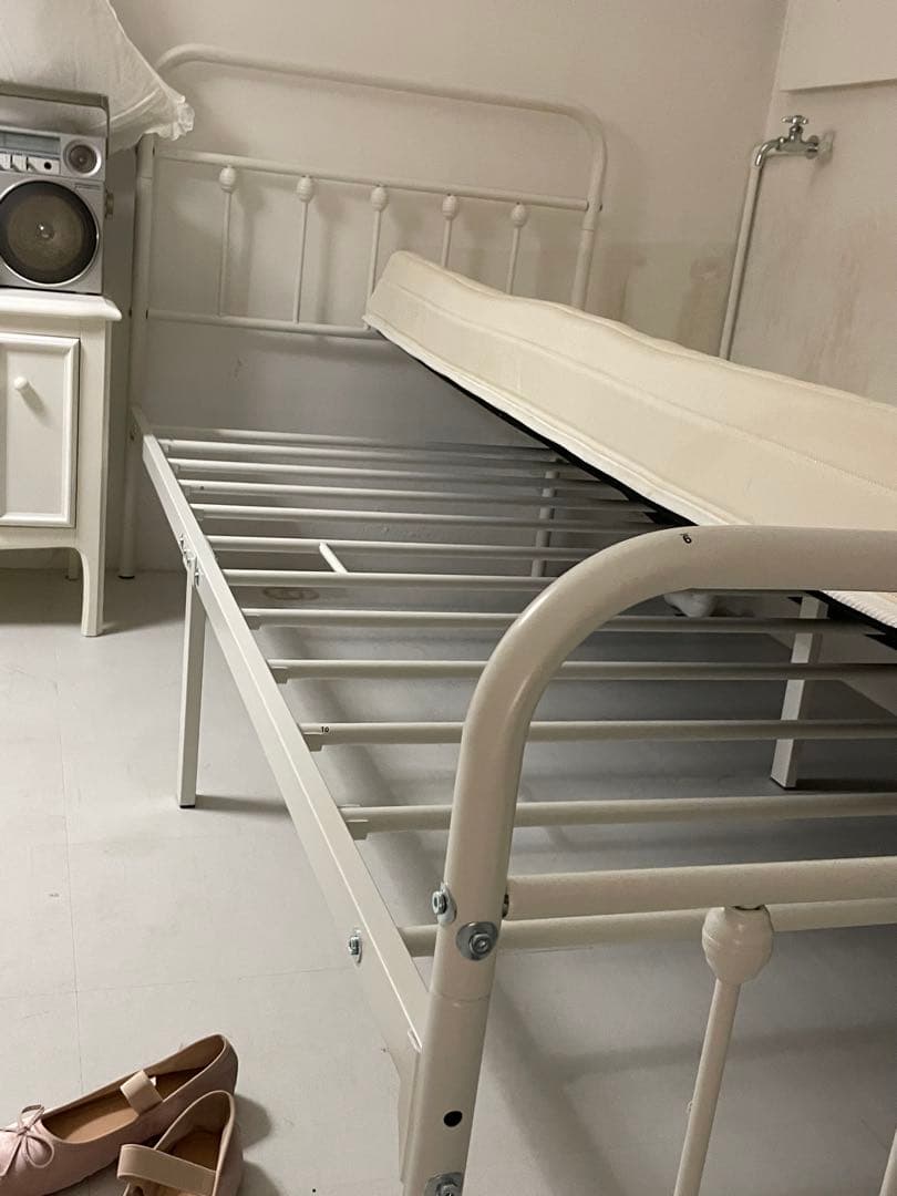 シングルベッドホワイト　マットレス付き大阪　引き取り限定