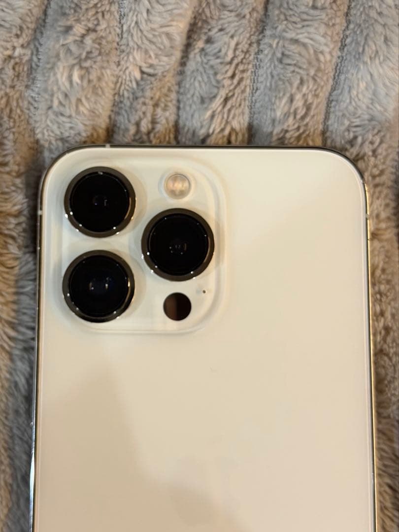 Apple iPhone 13 Pro ホワイト本体