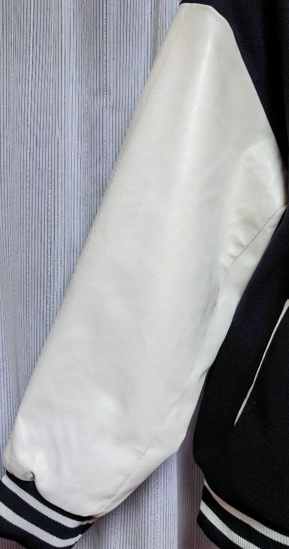 うさぎ スタジャン Ｌサイズ アベイル 中綿アウター ちいかわ【新品未使用】