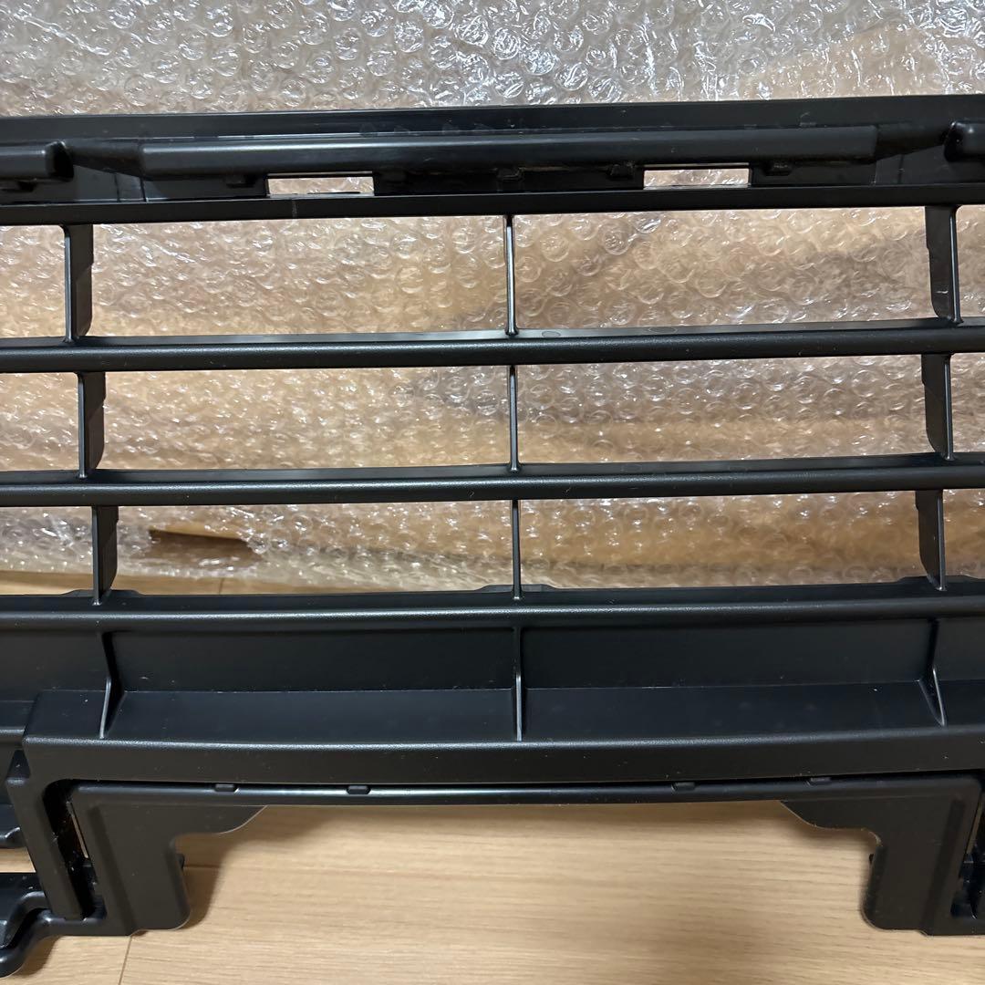 60ハリアー後期 フロントバンパーグリル