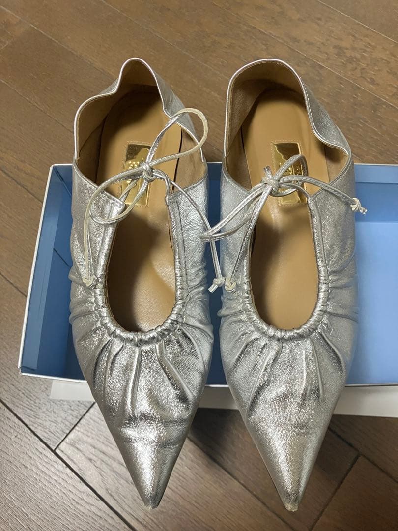 MIDORI UEEDA×GRISEレザーポインテッドギャザーバブーシュ