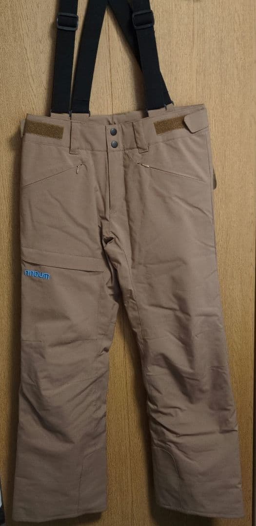 1月限定セール価格！nnoum スキースノーボーウェア 上下セット