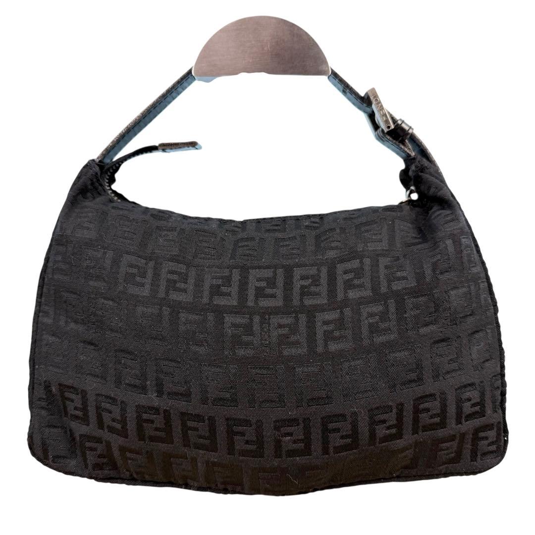 【美品】FENDI フェンディ バニティ アクセサリーポーチ ズッカ柄 ブラック