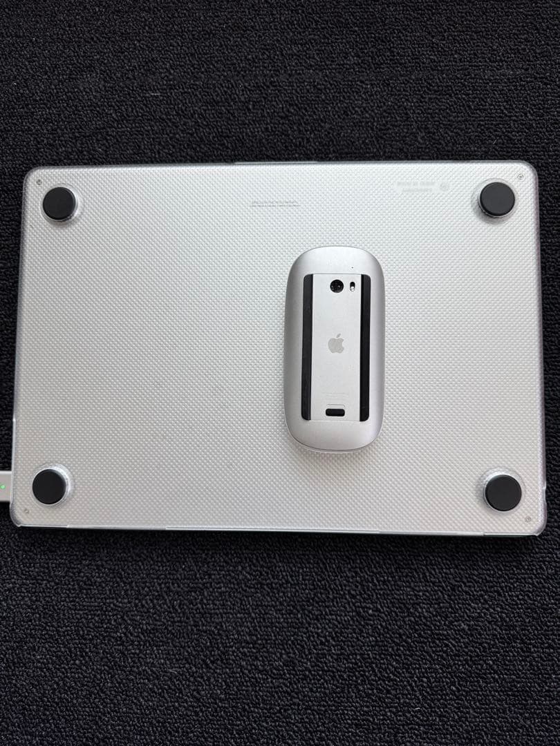 Apple M2チップ搭載13.6インチMacBook Air 美品　おまけ付き