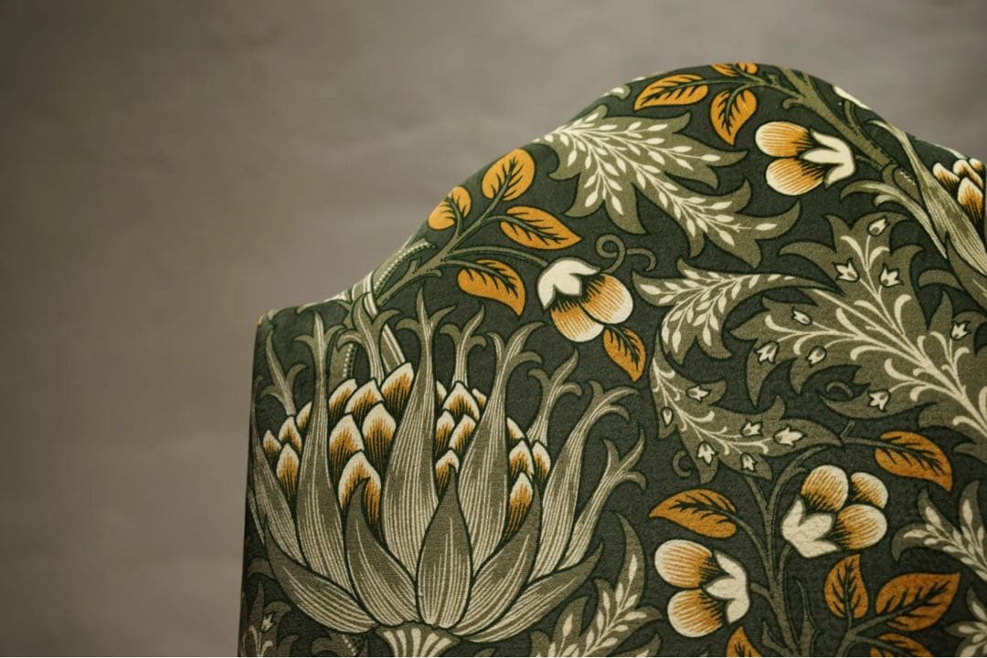 イギリスアンティーク　アームチェア　ヴィクトリアン様式WilliamMorris