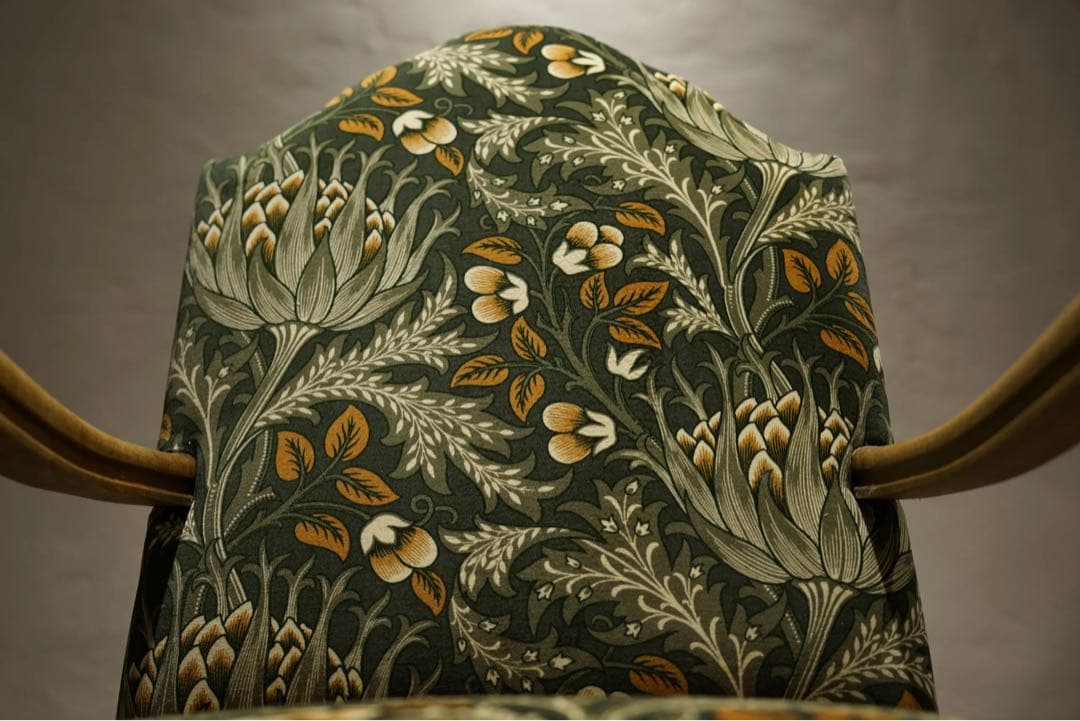 イギリスアンティーク　アームチェア　ヴィクトリアン様式WilliamMorris