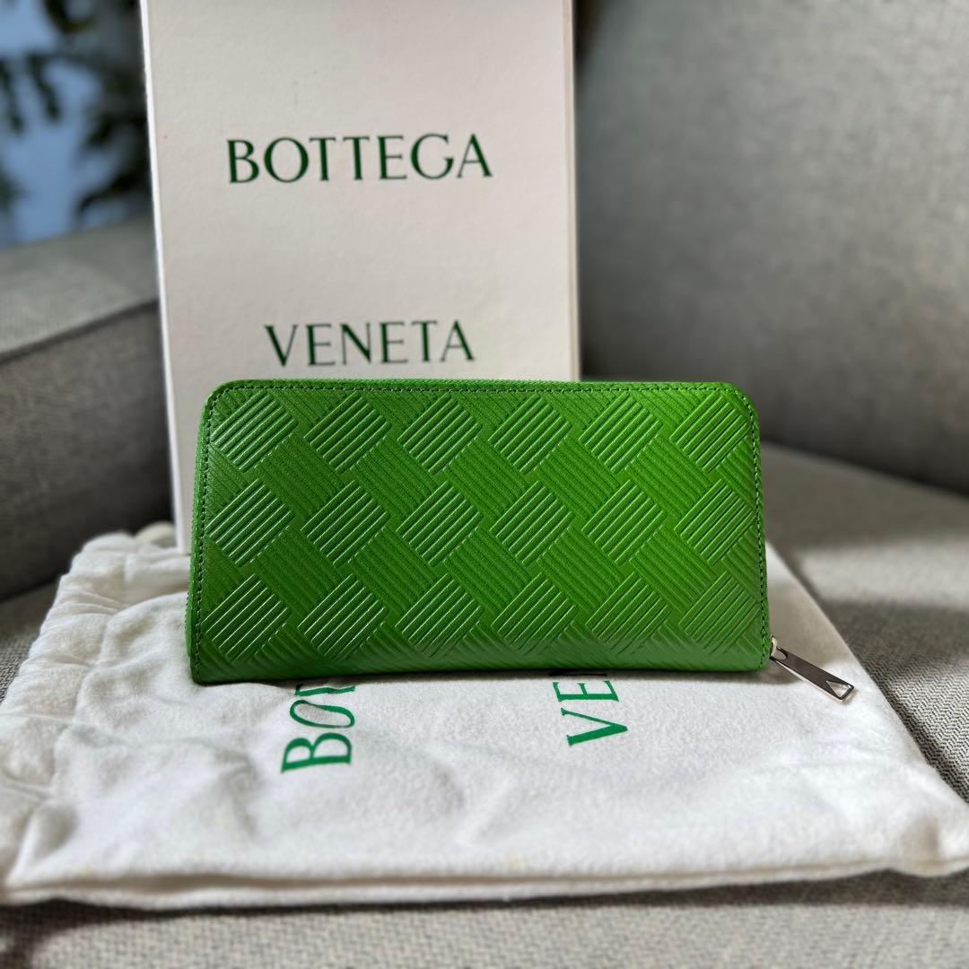 ボッテガ ヴェネタ デボスイントレチャート ラウンドファスナー 長財布 グリーン