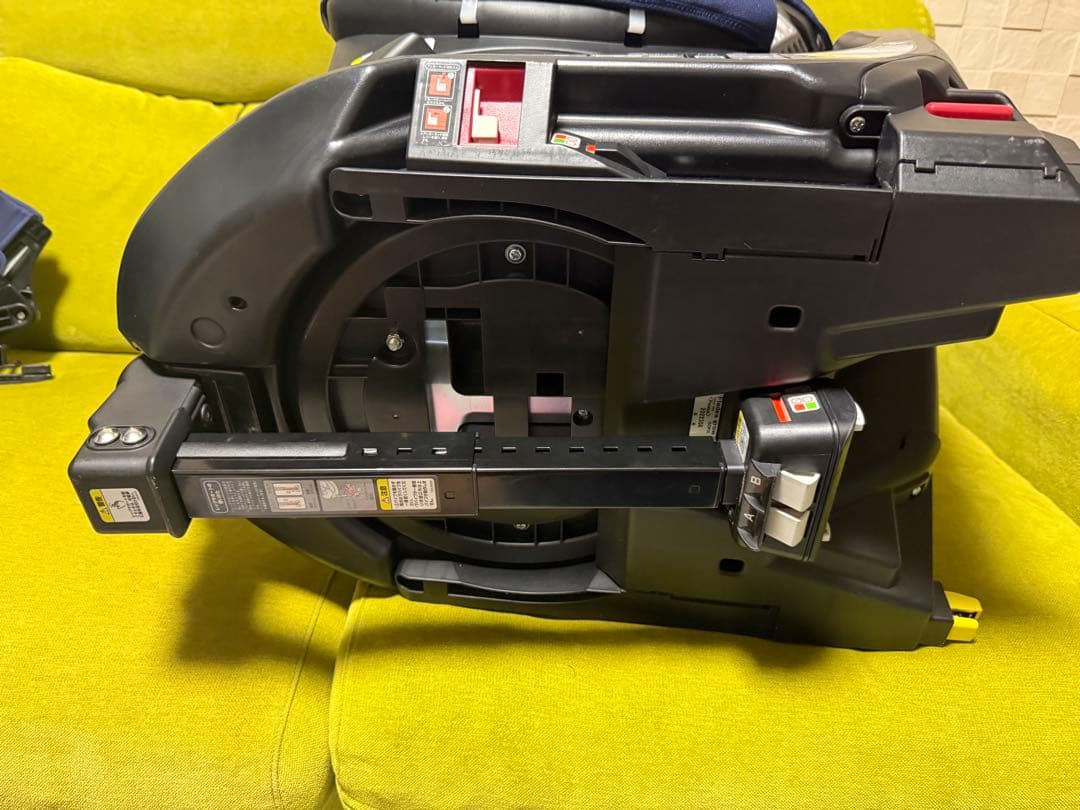 Aprica フラディアグロウプレミアム　ネイビー　チャイルドシート