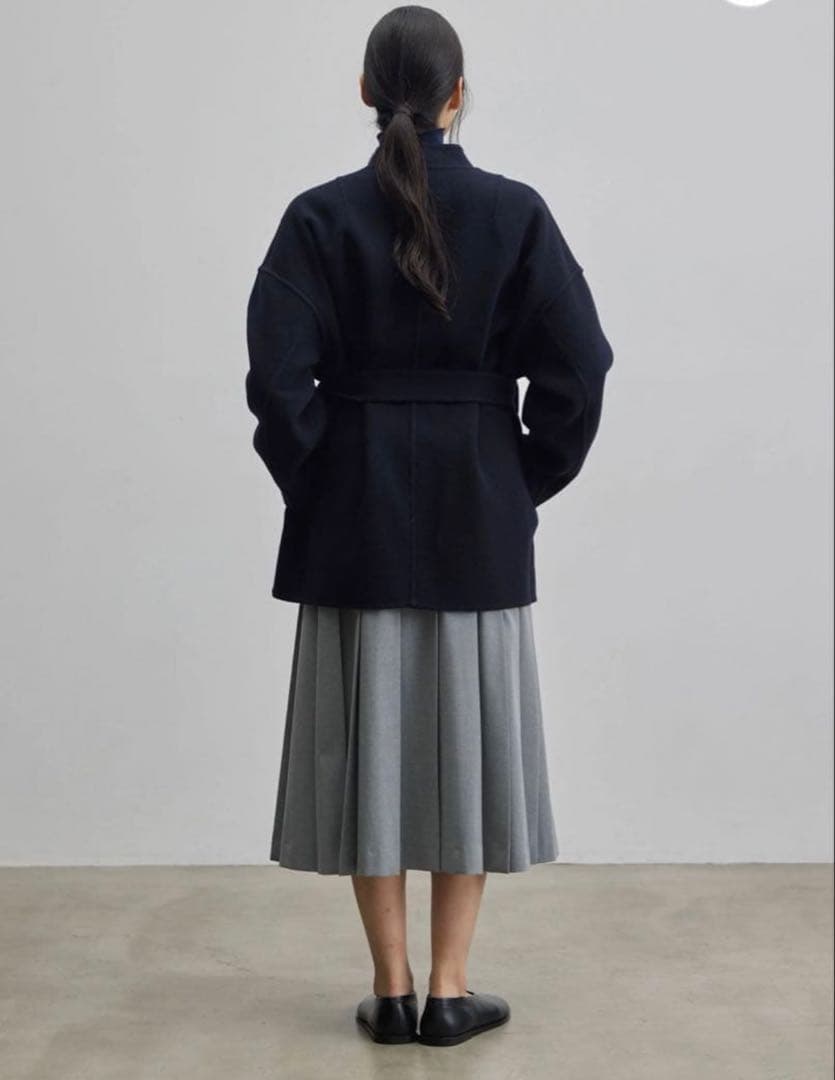 美品　soeju ソージュ　ウールリバーミディコート　ネイビー