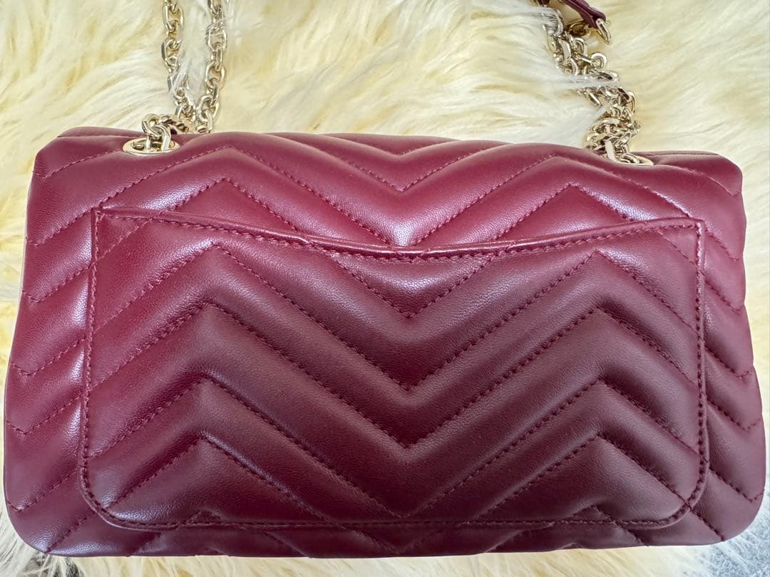 【今月末まで】GUCCI GGマーモントミディアム ショルダーバッグ