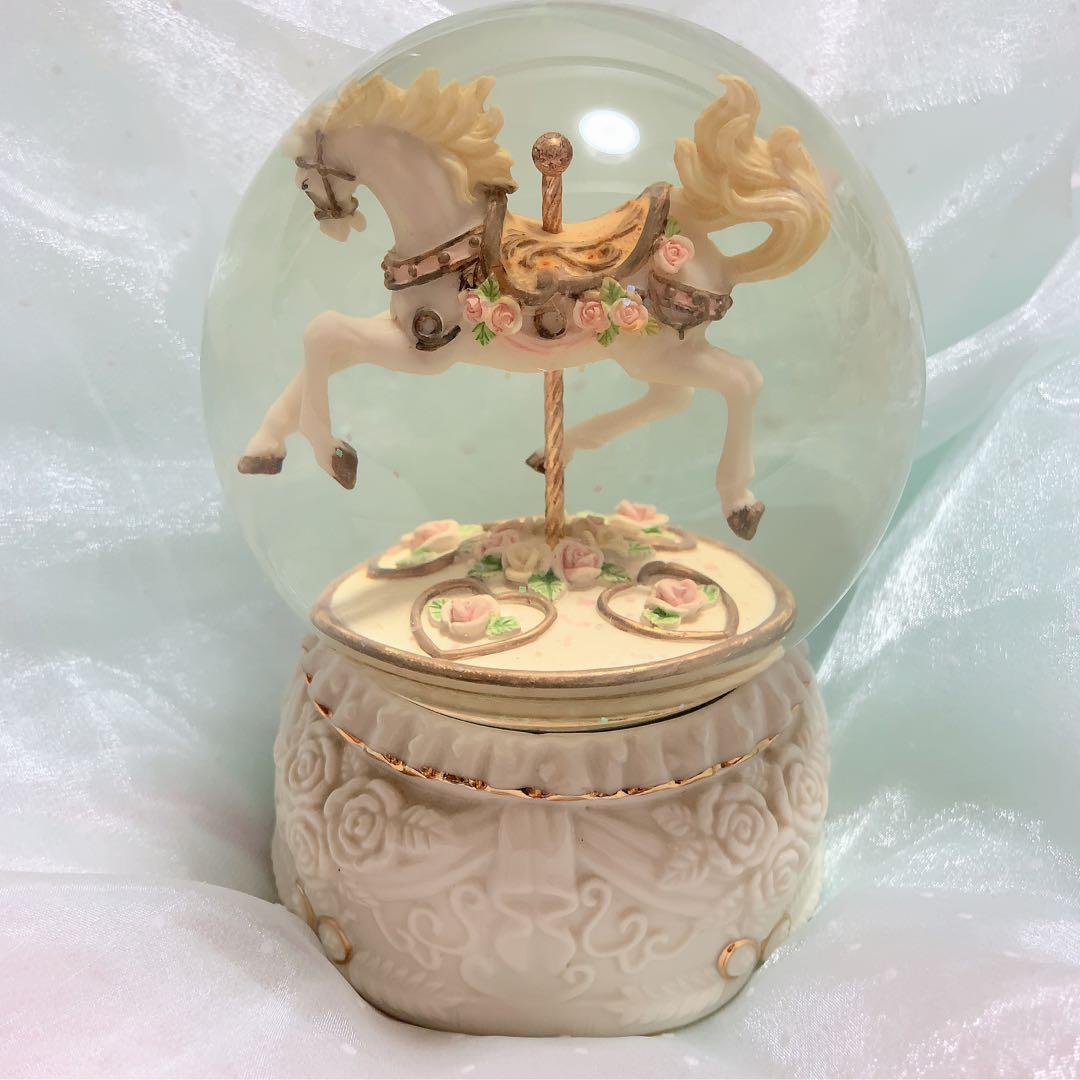 ヴィンテージ　メリーゴーランド　オルゴール付きスノードーム