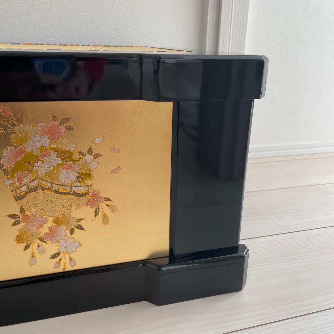 雛人形　親王飾り　収納箱　黒色木製　雛人形飾り台のみ　金色装飾