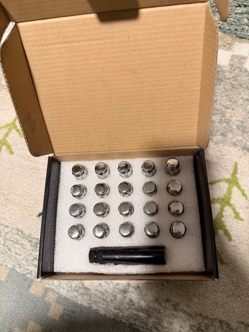 LA STRADA TIRADO Epsilon 16インチホイール ナット付き