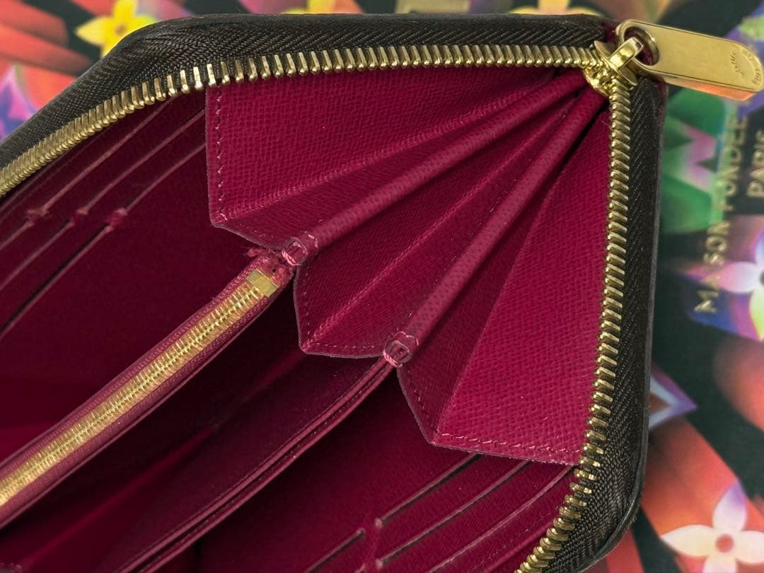 美品！新型LOUIS VUITTONルイヴィトン　ジッピーウォレット　フィーシャ