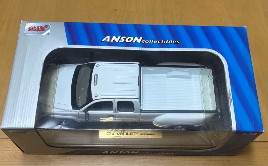 Anson製のシボレー・シルバラード 3500 デューリー