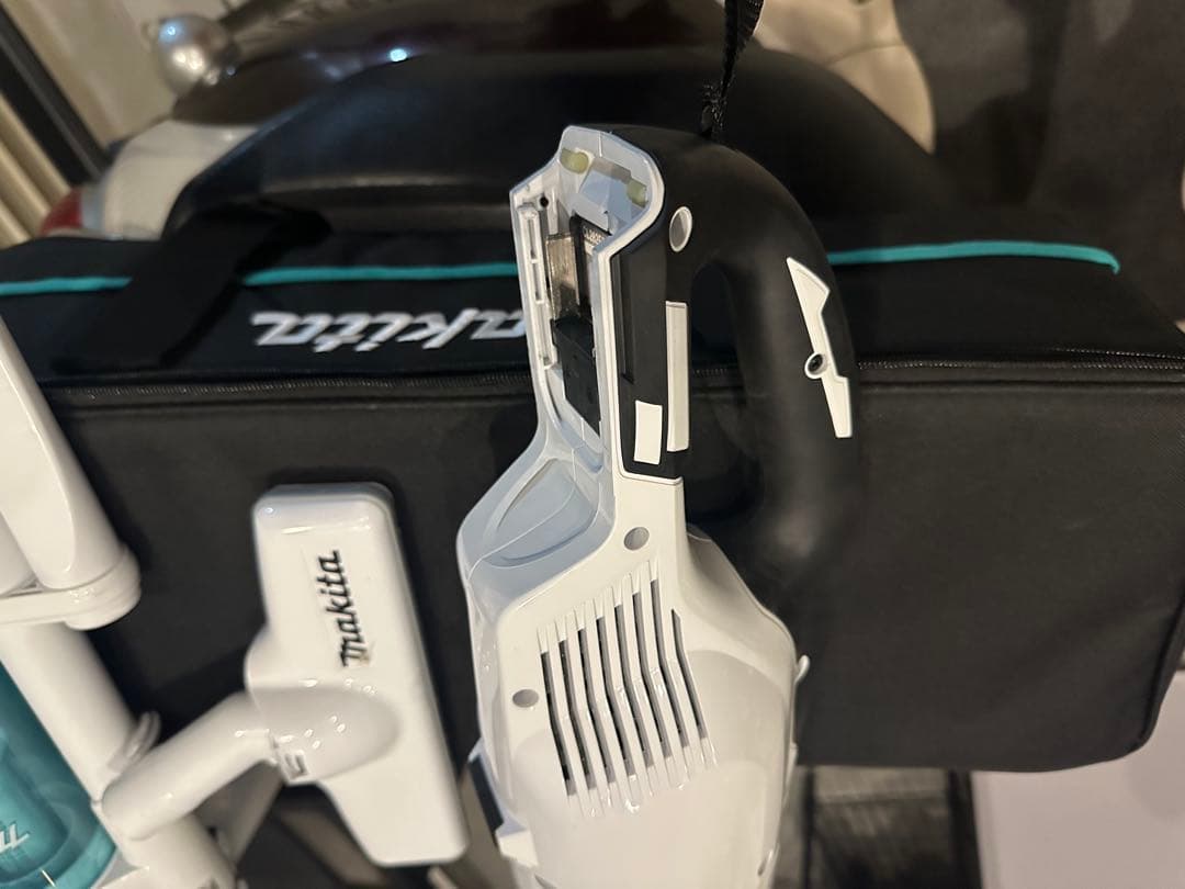 Makita CL282FDRF ハンディクリーナー 本体のみ