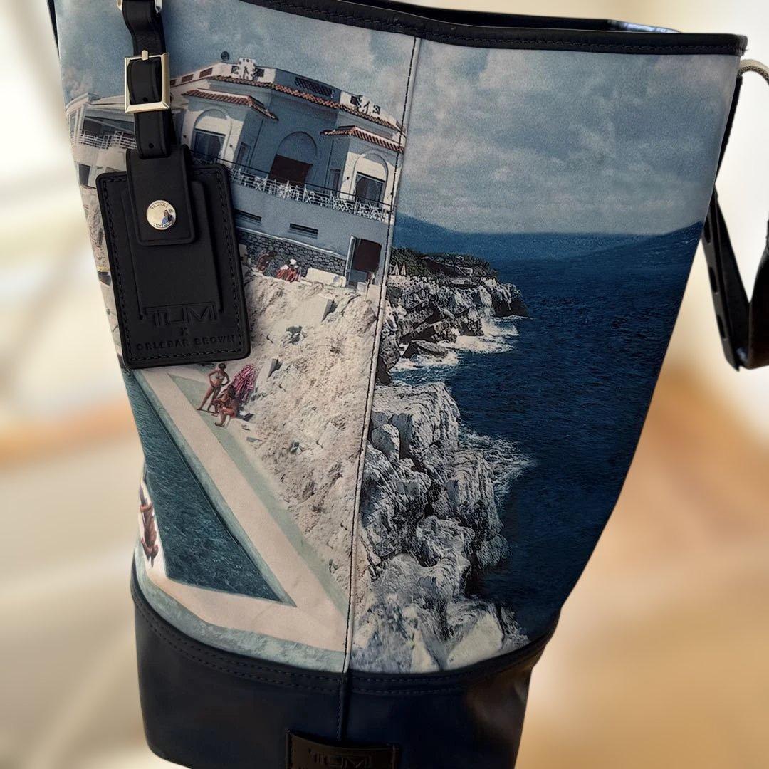 TUMI トートバッグ 厚めのゴム素材