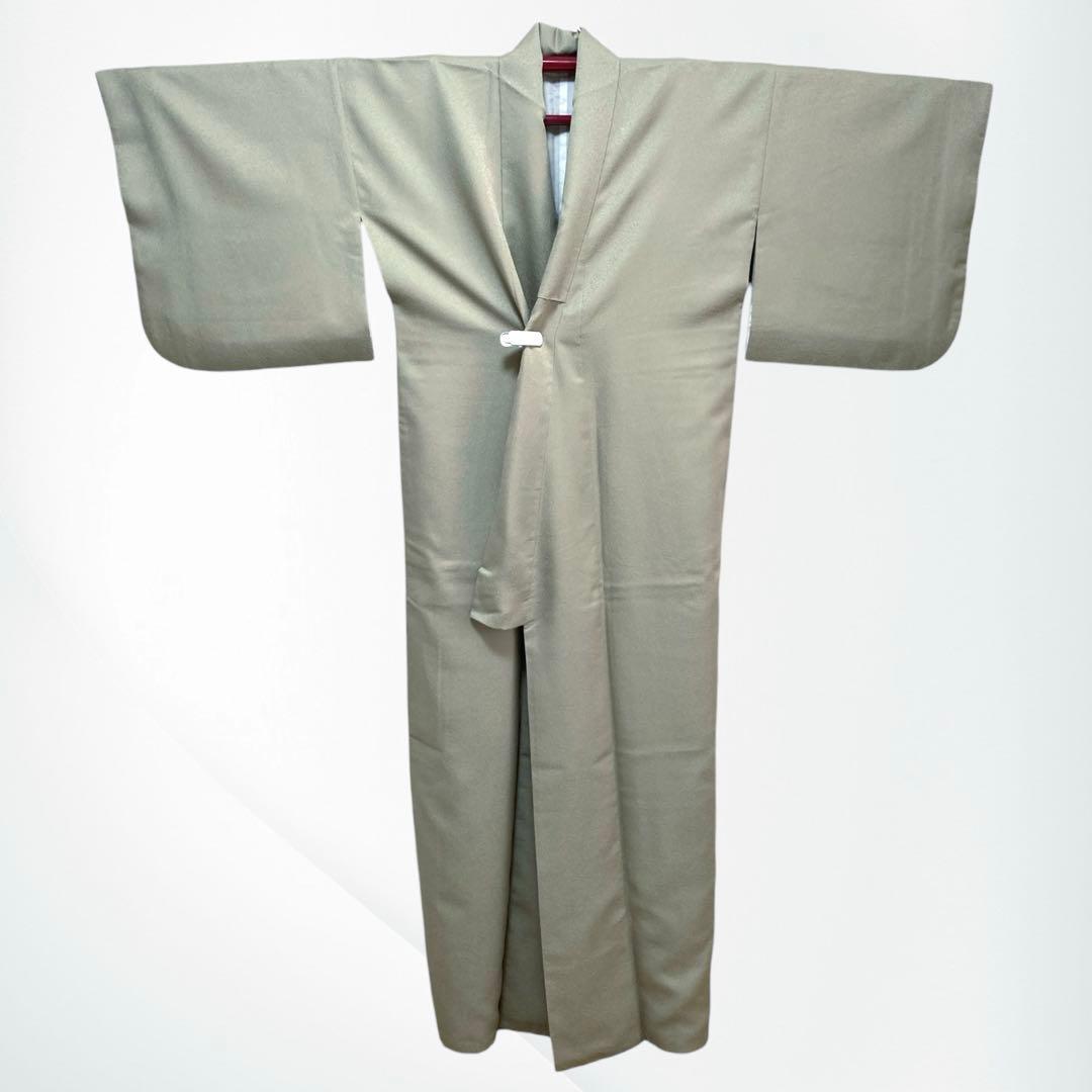 【美品✨】東レシルック　さんび　洗える着物　熊谷好博子　色無地　灰みの黄緑色P6