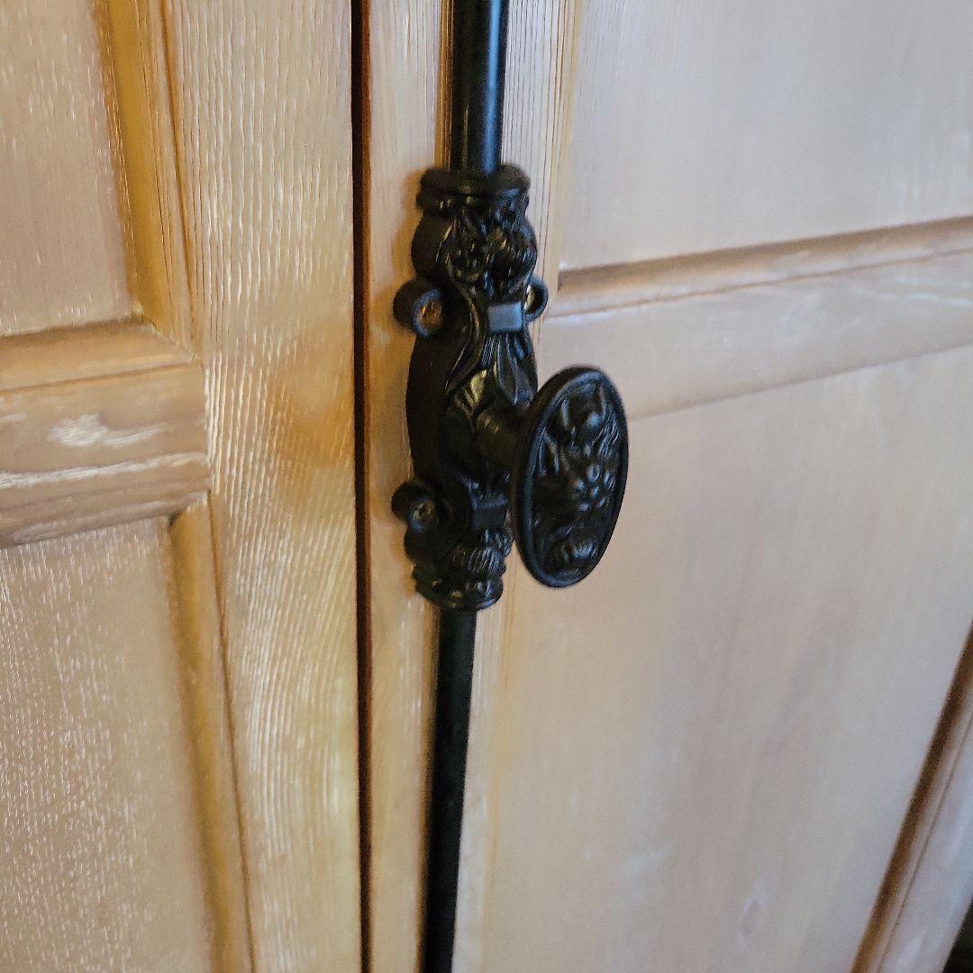 引き取り限定大型家具　アンティーク風木製ワードローブナチュラルウッド