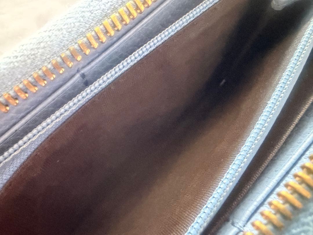 GUCCI GGロゴ 長財布 ラウンドファスナー 水色 レザー レディース