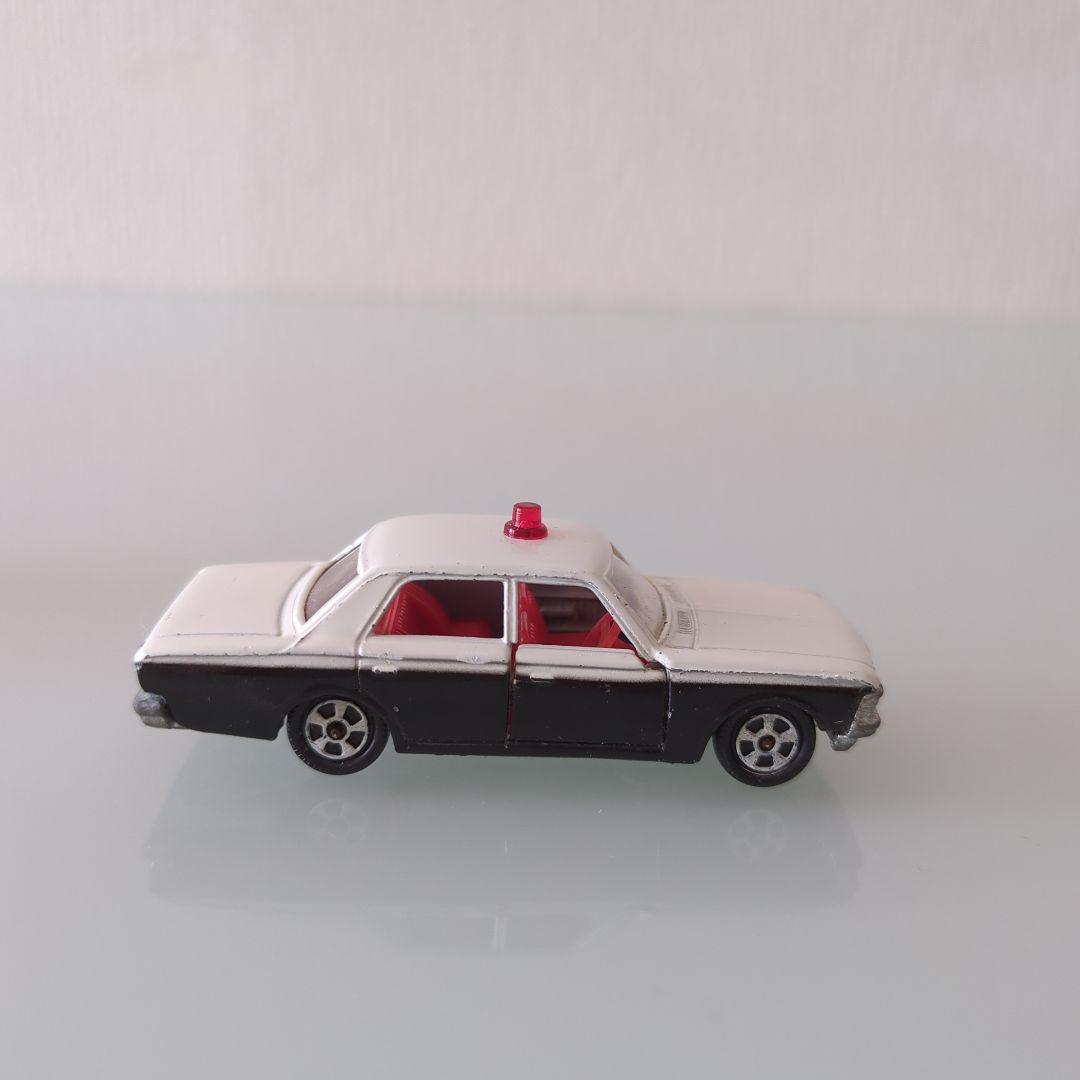 黒箱 トミカ クラウンパトロールカー 1A シール付き 色指定箱