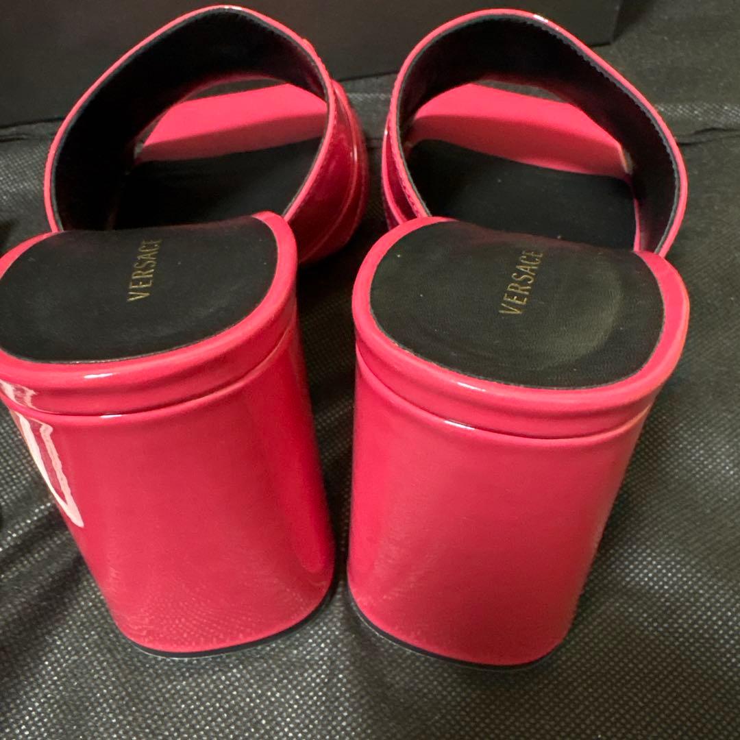 激安VERSACE ピンク メドューサ　スクエアトゥ エナメルミュール 新品