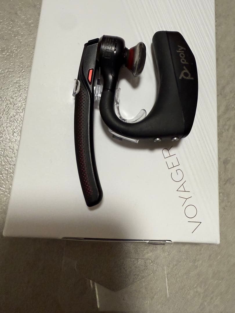 Poly Voyager 5200 ワイヤレスヘッドセットと充電器セット