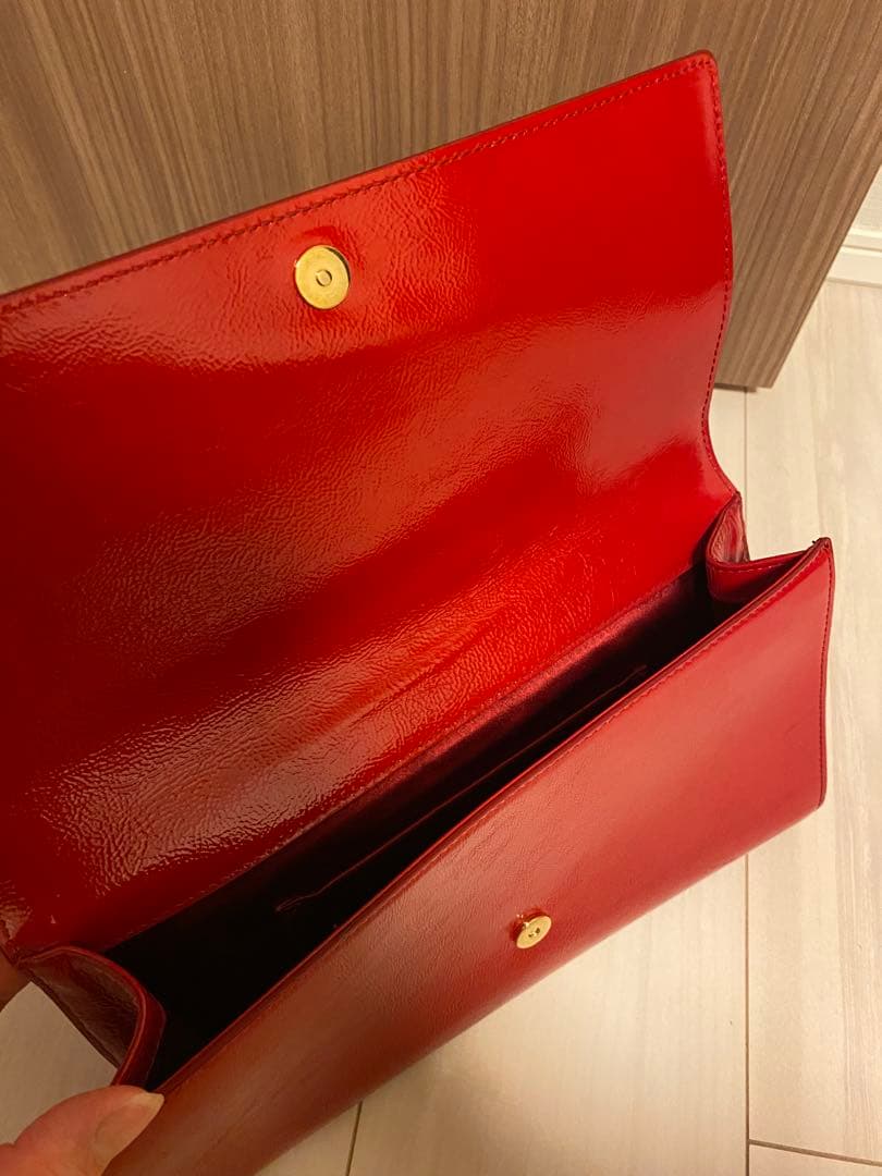 ど*☆様 美品　YSL 赤 レザー クラッチバッグ 保存袋付き