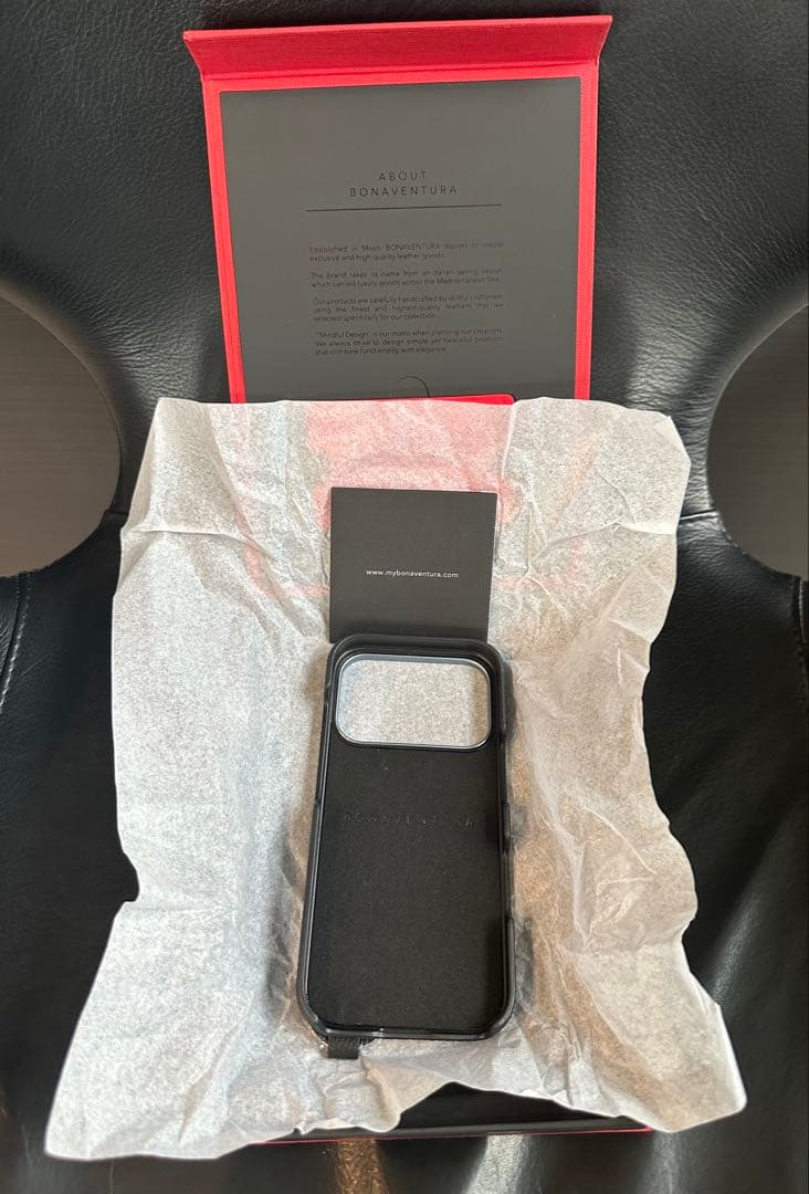 【ボナベンチュラ】ハンドル付きバックカバーケースiPhone17Pro《黒》