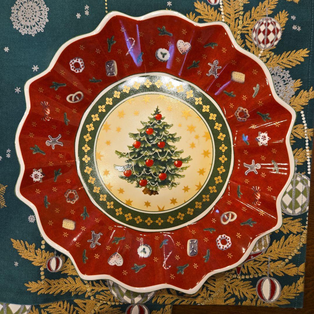 ビレロイ&ボッホ　クリスマスデザイン 皿 4枚セット　ランチョンマット4枚付き