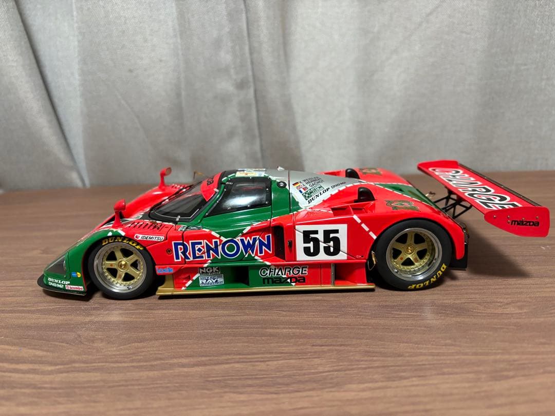 オートアート1/18 787B