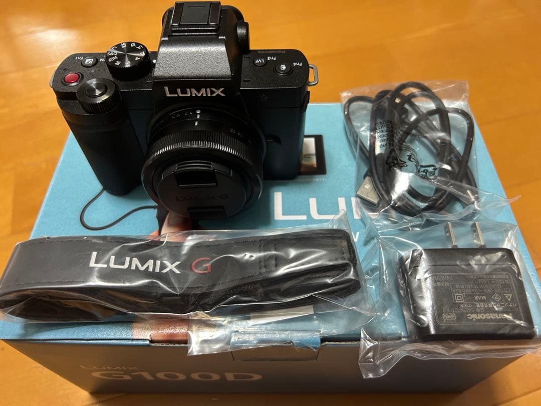 【ほぼ新品】LUMIX G100D ミラーレス一眼カメラ