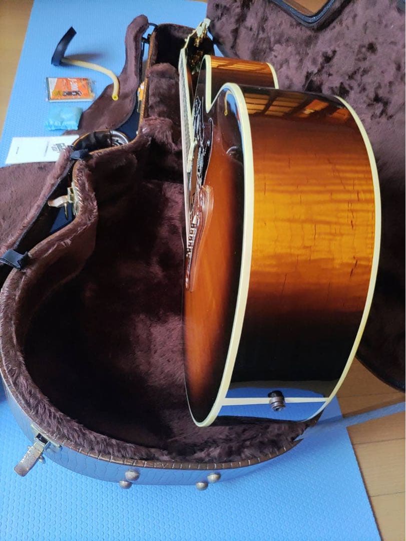 美品GibsonJ-200 1993年製（豪華ブラウン鍵付純正ハードケース付）