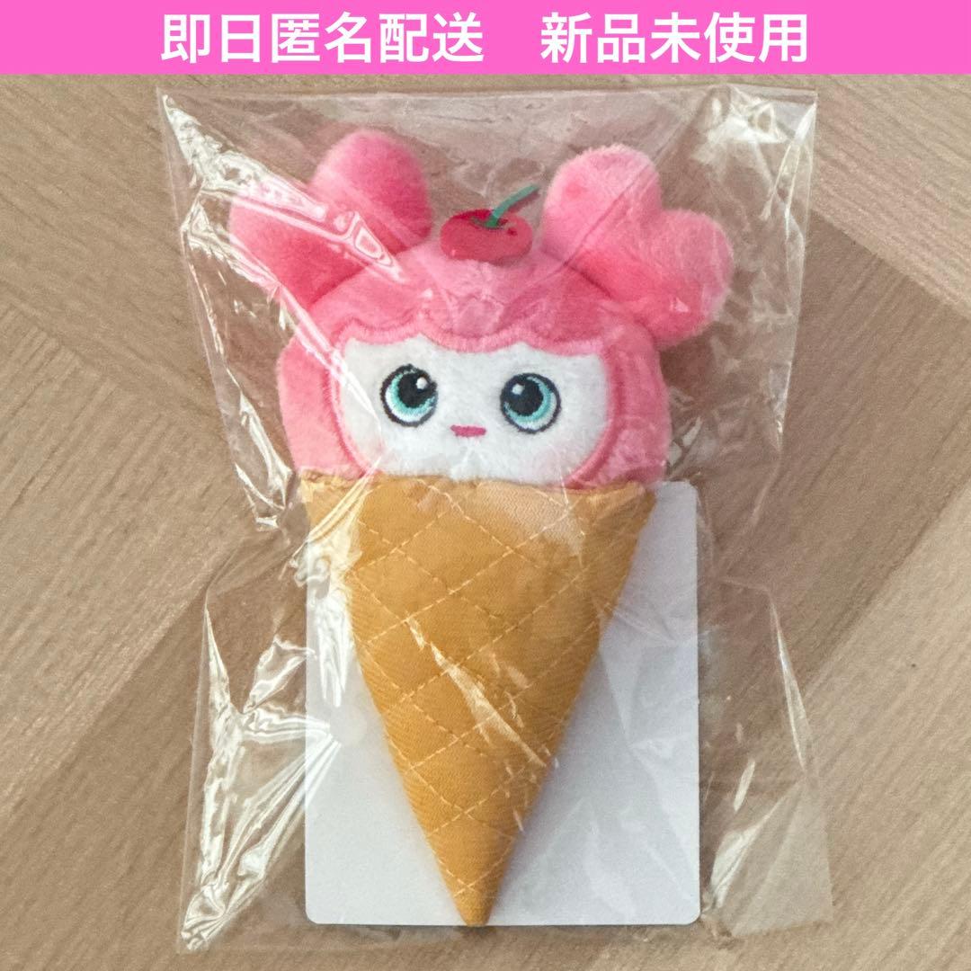 twice アイス　ぬいぐるみ　バッチ　キーホルダー　ラブリー　モモ　モブリー