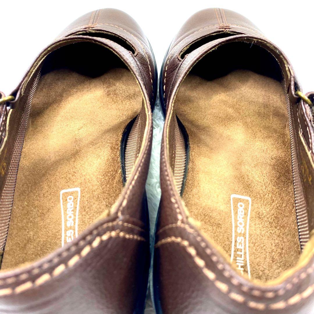 未使用級 アキレスソルボ ストラップ付き シボ革 Vカット フラットパンプス 茶