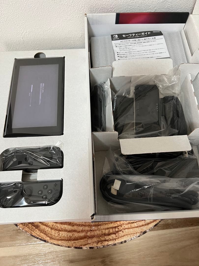 Nintendo Switch ニンテンドースイッチ本体　グレー①