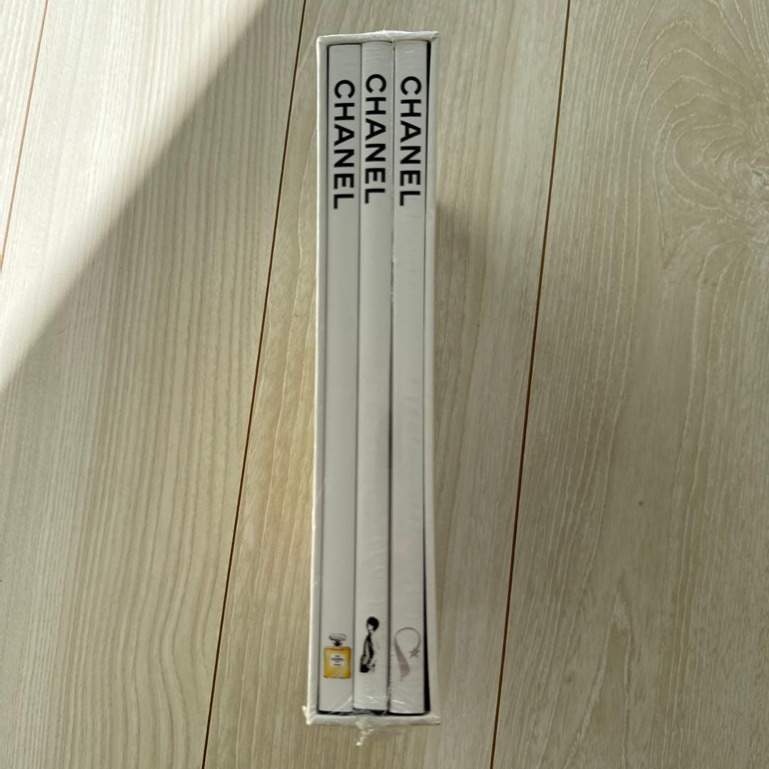 シュリンク付き　CHANEL シャネル 3冊セット ハードカバー付