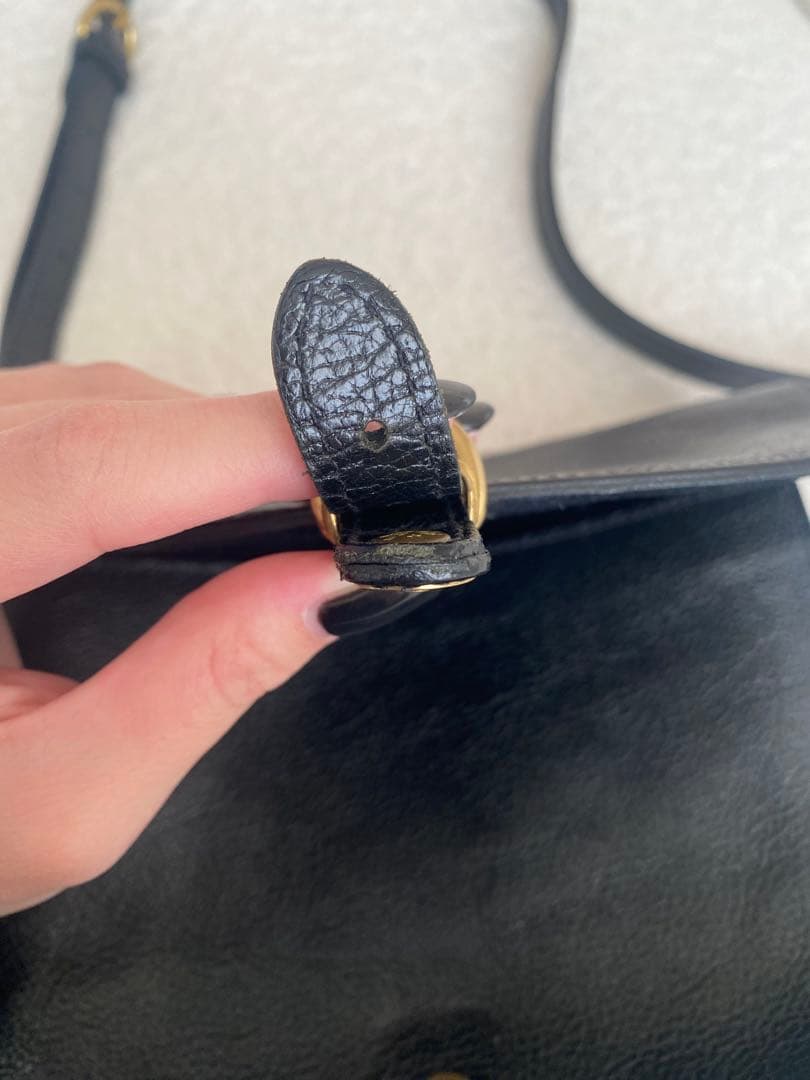 レザー ブラック クロスボディバッグ