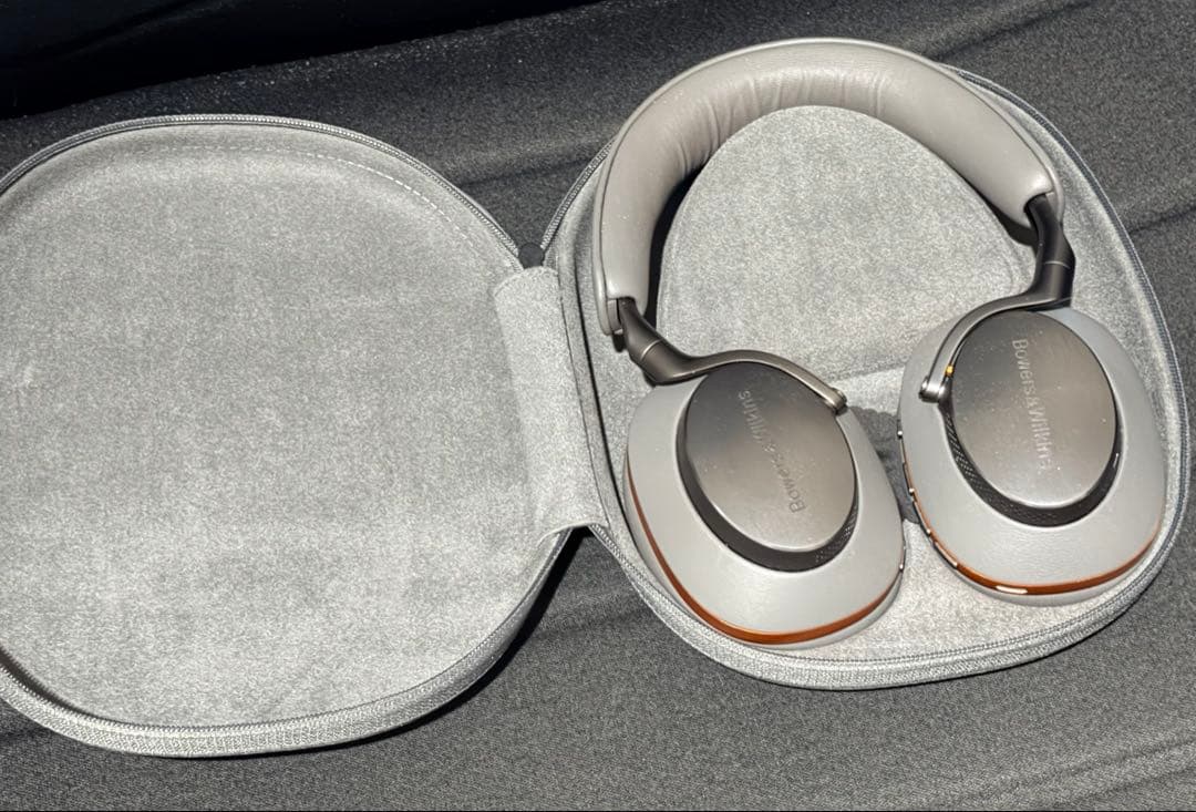 ヘッドホン Bowers & Wilkins PX8 McLaren Edition