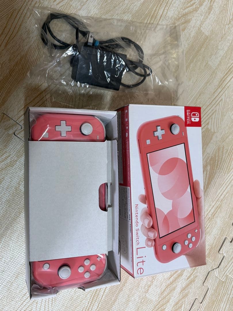 Nintendo Switch Lite ピンク 本体＋ソフト（美品）