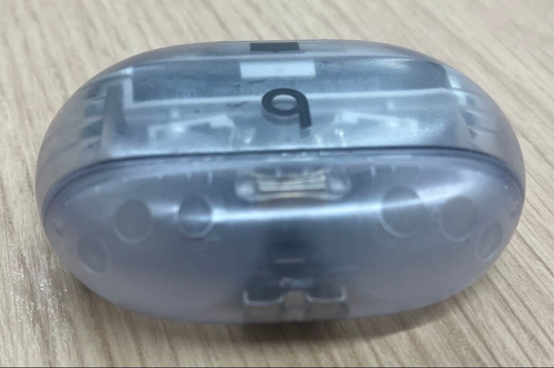 Beats Studio Buds + トランスペアレント　スケルトン