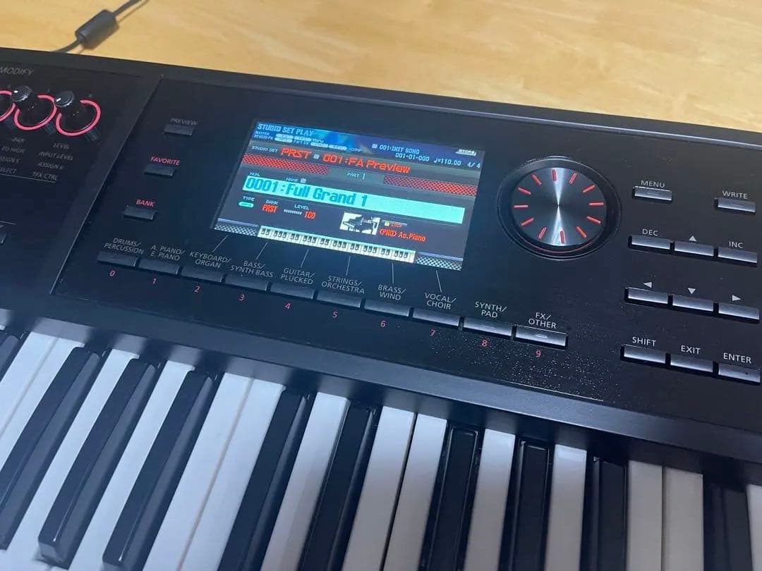 Roland FA-06【純正ソフトケース、完動美品】